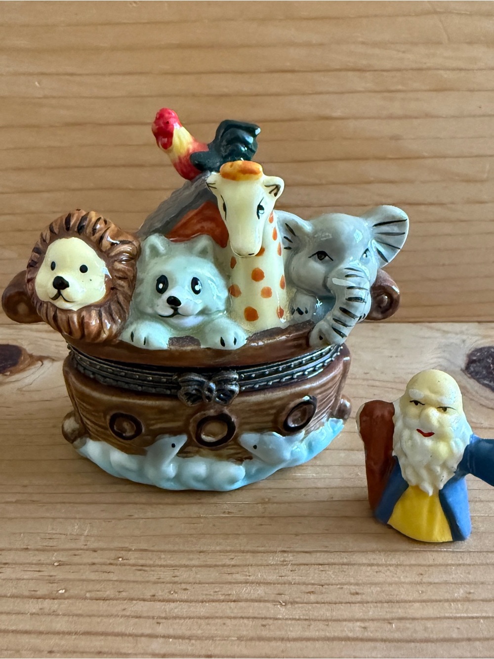 Vintage Classic Treasures Noah's Ark Porcelain 2.5" Trinket Box w/ Noah Figure